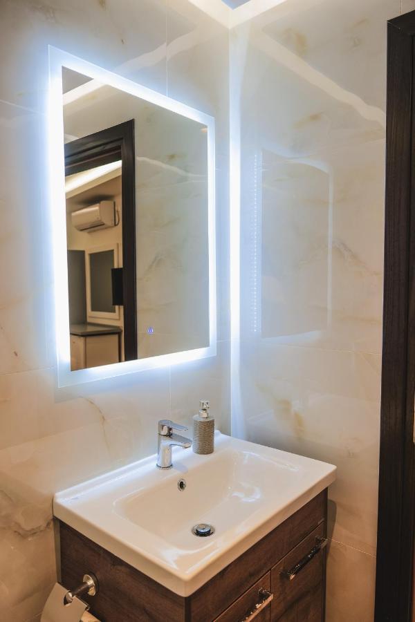 Fori'S Rooms Himare Exterior foto