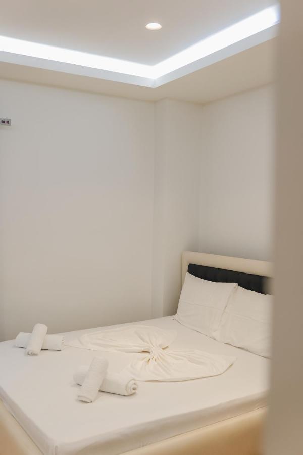 Fori'S Rooms Himare Exterior foto